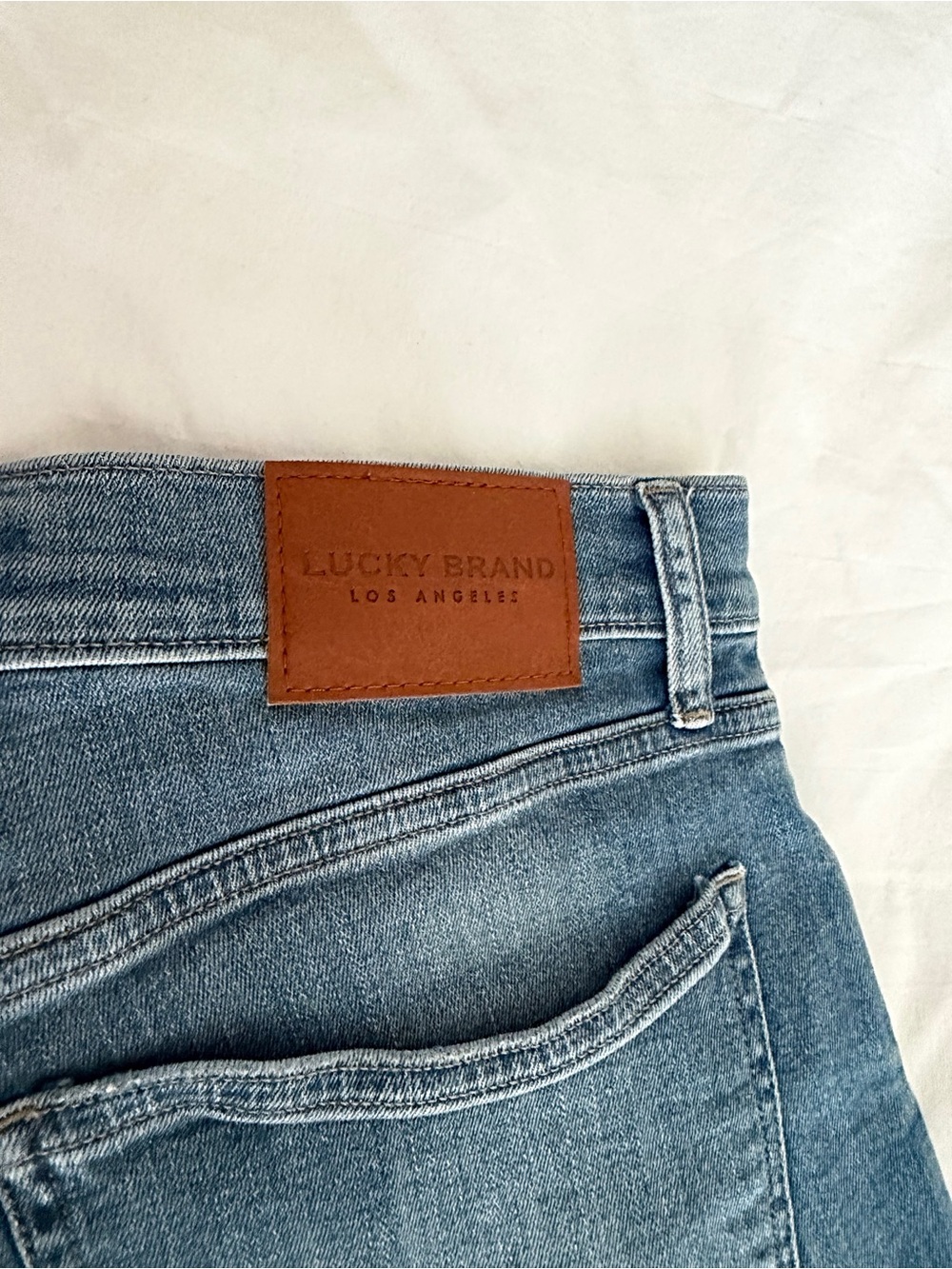 Lucky Brand Ankle Jeans - Picture 2 of 3